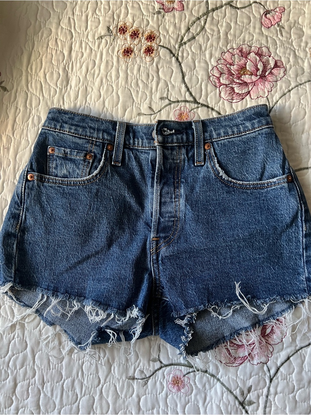 Classic High-Rise Levi’s Denim Shorts - Blue